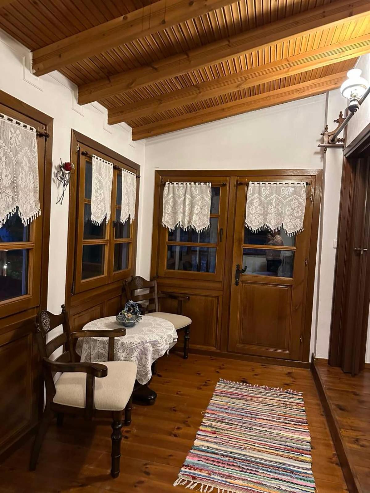 Το Ανώι Apartment ปาเลออส ปานเตเลมอน ภายนอก รูปภาพ