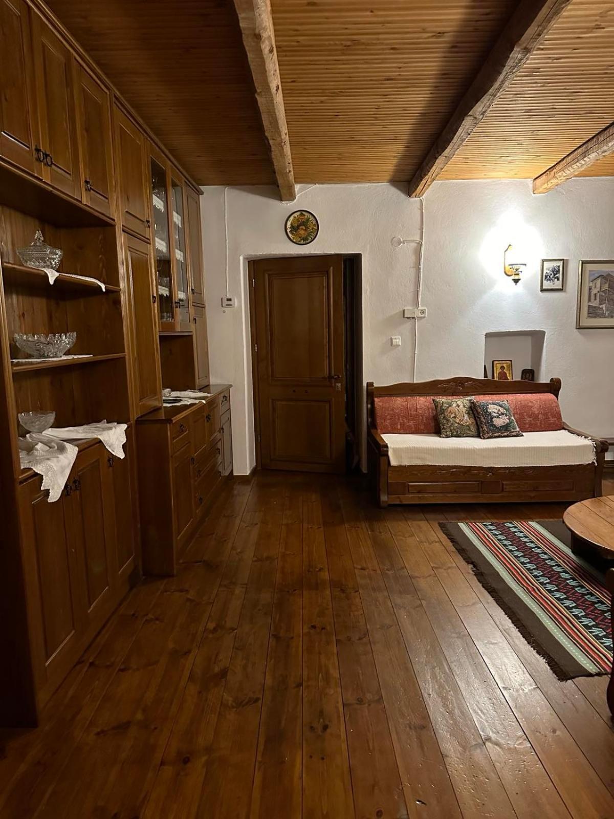 Το Ανώι Apartment ปาเลออส ปานเตเลมอน ภายนอก รูปภาพ